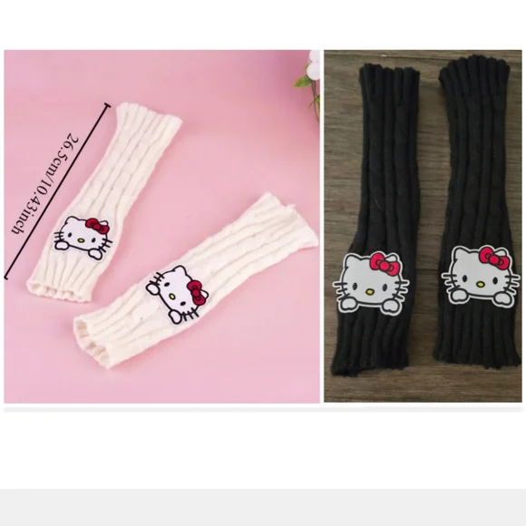 Hello Kitty 💝 Bundle of (3) Free gift "Hello Kitty Bracelet" 🎁